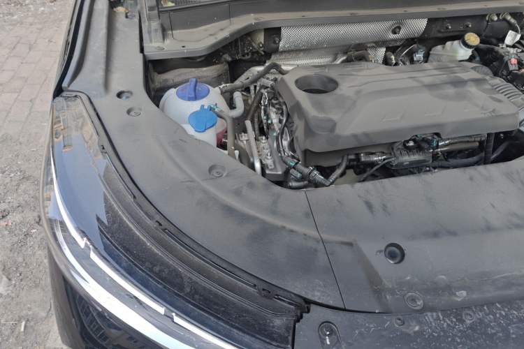 Used Chery Tiggo 8 L 2025 Model 2.0T Two-Wheel Drive Changhong Edition—5 Seaters Engine Bay Right