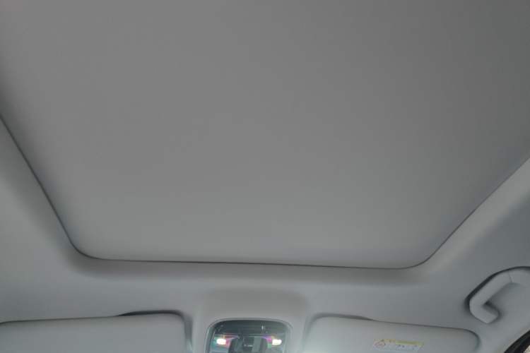 Used Chery Tiggo 8 L 2025 Model 2.0T Two-Wheel Drive Changhong Edition—5 Seaters Headliner