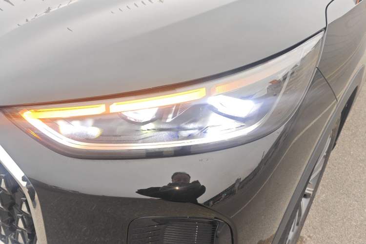 Used Chery Tiggo 8 L 2025 Model 2.0T Two-Wheel Drive Changhong Edition—5 Seaters Left Front Headlight