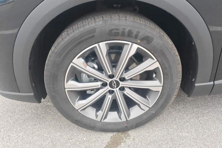 Used Chery Tiggo 8 L 2025 Model 2.0T Two-Wheel Drive Changhong Edition—5 Seaters Left Front Wheel Hub
