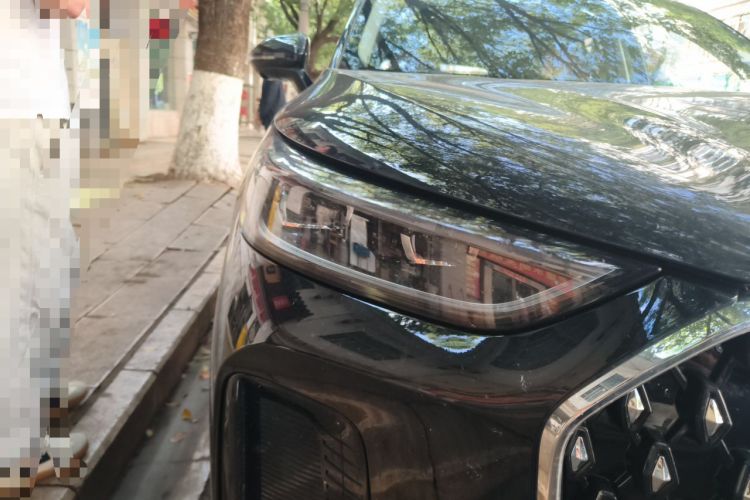 Used Chery Tiggo 8 L 2025 Model 2.0T Two-Wheel Drive Changhong Edition—5 Seaters Right Front Headlight