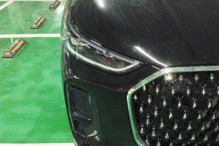 Used Chery Tiggo 8 L 2025 Model 2.0T Two-Wheel Drive Changhong Edition—5 Seaters Right Front Headlight