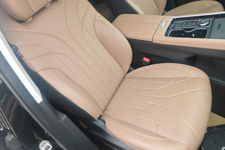 Used Chery Tiggo 8 L 2025 Model 2.0T Two-Wheel Drive Changhong Edition—5 Seaters Right Front Seat