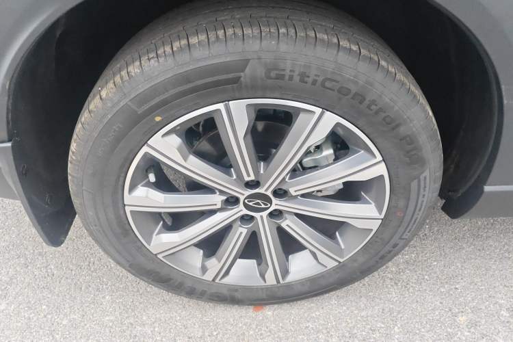 Used Chery Tiggo 8 L 2025 Model 2.0T Two-Wheel Drive Changhong Edition—5 Seaters Right Rear Wheel Hub