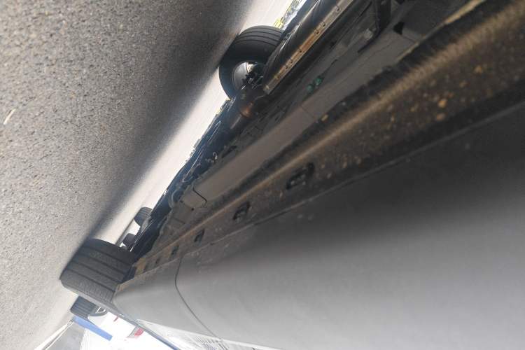 Used Chery Tiggo 8 L 2025 Model 2.0T Two-Wheel Drive Changhong Edition—5 Seaters Right Side Sill