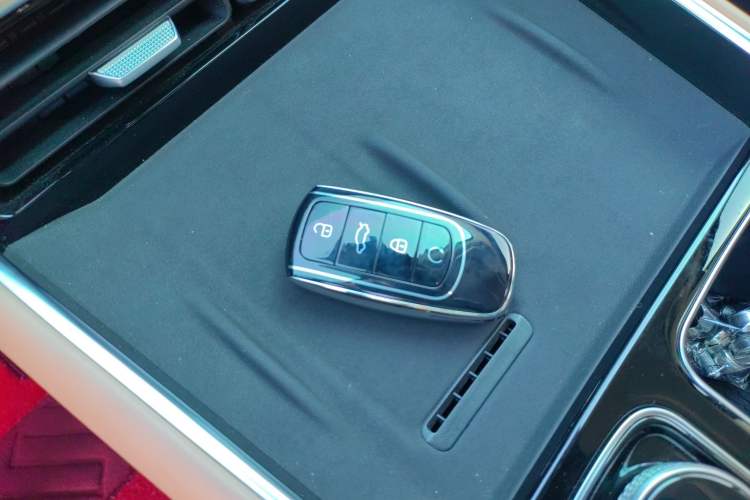 Used Chery Tiggo 8 L 2025 Model 2.0T Two-Wheel Drive Changhong Edition—7 Seaters Vehicle Key