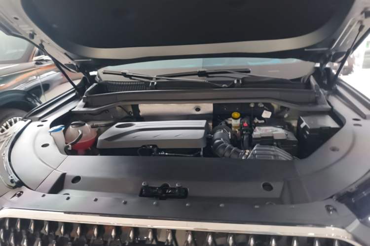 Used Chery Tiggo 8 L 2025 Model 2.0T Two-Wheel Drive Changhong Edition—7 Seaters Engine Bay