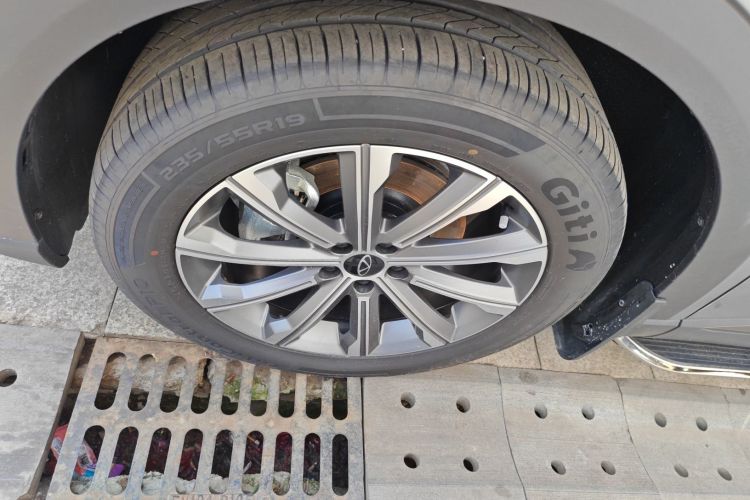 Used Chery Tiggo 8 L 2025 Model 2.0T Two-Wheel Drive Changhong Edition—5 Seaters Exterior 4