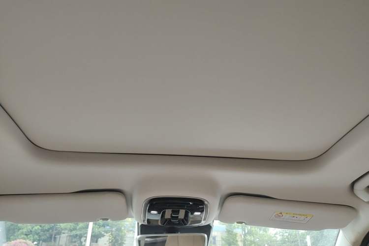 Used Chery Tiggo 8 L 2025 Model 2.0T Two-Wheel Drive Changhong Edition—7 Seaters Headliner