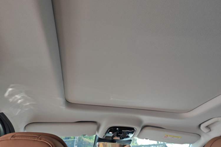 Used Chery Tiggo 8 L 2025 Model 2.0T Two-Wheel Drive Changhong Edition—5 Seaters Headliner