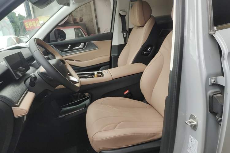 Used Chery Tiggo 8 L 2025 Model 2.0T Two-Wheel Drive Changhong Edition—7 Seaters Left Front Seat