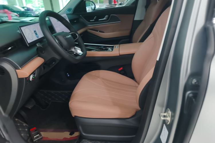 Used Chery Tiggo 8 L 2025 Model 2.0T Two-Wheel Drive Changhong Edition—7 Seaters Left Front Seat