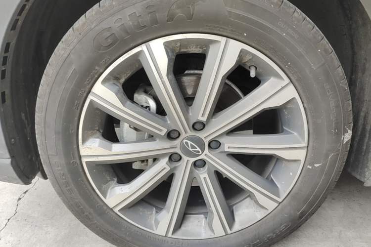 Used Chery Tiggo 8 L 2025 Model 2.0T Two-Wheel Drive Changhong Edition—7 Seaters Left Front Wheel Hub