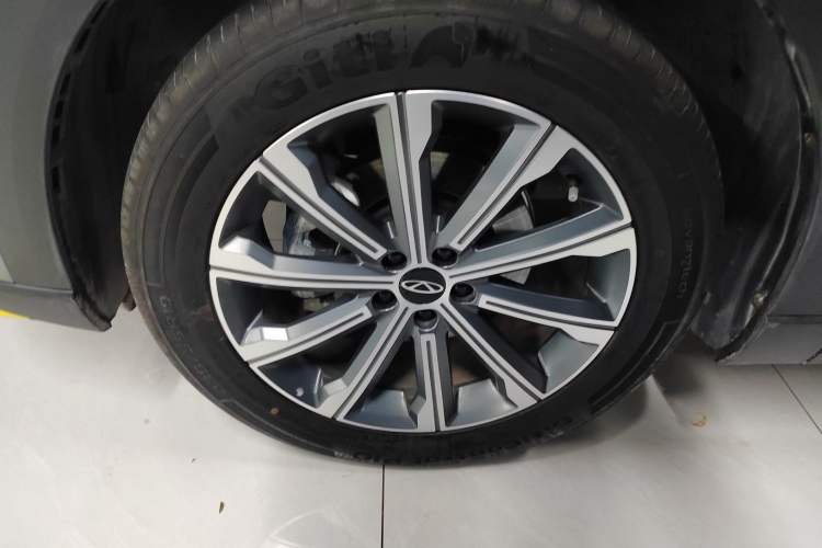 Used Chery Tiggo 8 L 2025 Model 2.0T Two-Wheel Drive Changhong Edition—5 Seaters Left Front Wheel Hub