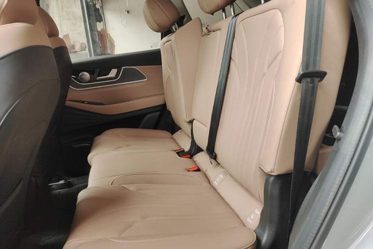 Used Chery Tiggo 8 L 2025 Model 2.0T Two-Wheel Drive Changhong Edition—7 Seaters Left Rear Seat