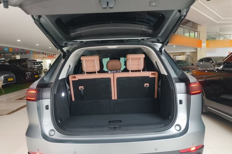 Used Chery Tiggo 8 L 2025 Model 2.0T Two-Wheel Drive Changhong Edition—7 Seaters Trunk