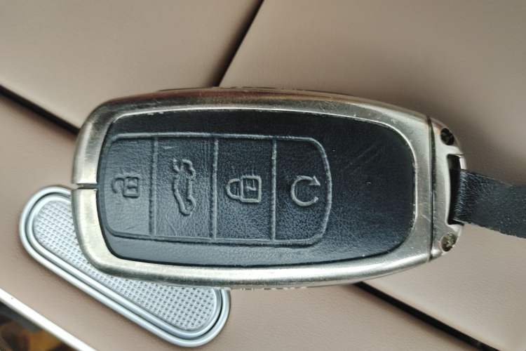 Used Chery Tiggo 8 L 2025 Model 2.0T Two-Wheel Drive Changhong Edition—7 Seaters Vehicle Key