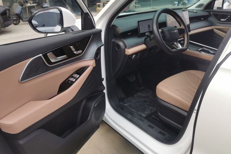 Used Chery Tiggo 8 L 2025 Model 2.0T Two-Wheel Drive Changhong Edition—5 Seaters Driver Seat