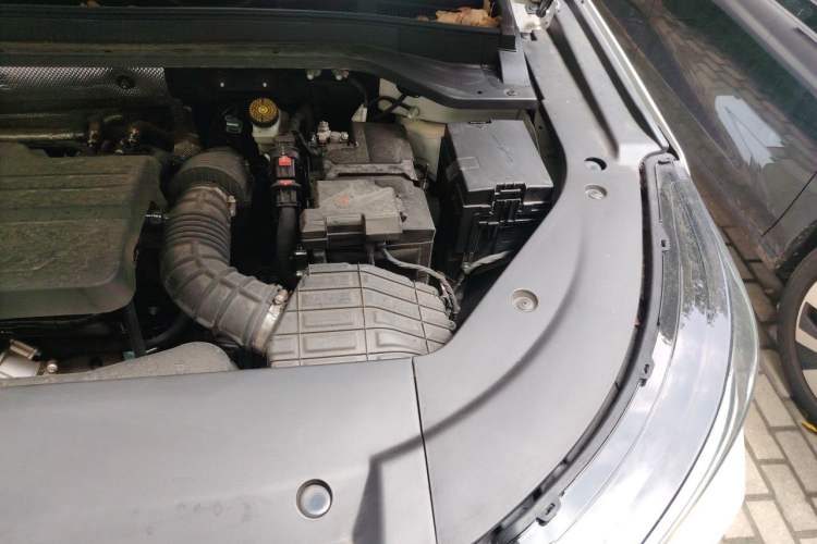 Used Chery Tiggo 8 L 2025 Model 2.0T Two-Wheel Drive Changhong Edition—7 Seaters Engine Bay Left
