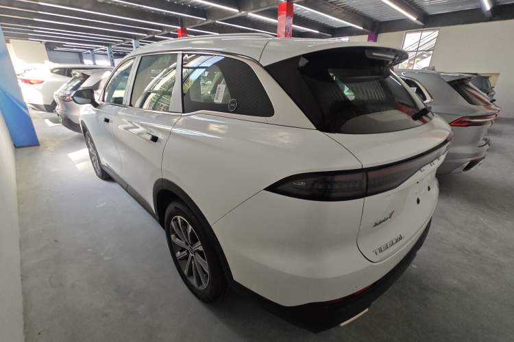 Used Chery Tiggo 8 L 2025 Model 2.0T Two-Wheel Drive Changhong Edition—5 Seaters Exterior 2