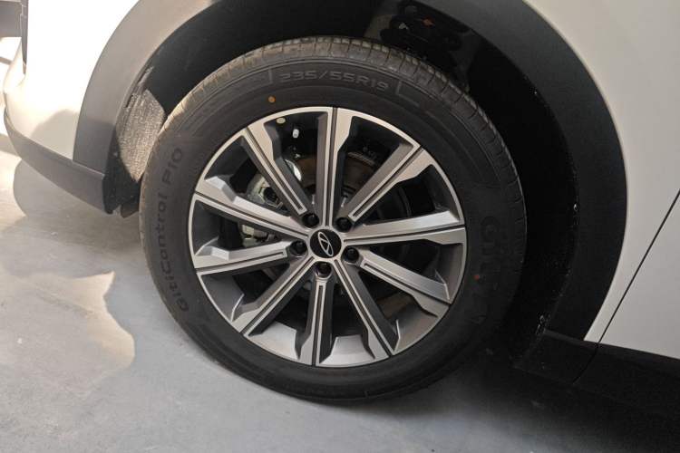 Used Chery Tiggo 8 L 2025 Model 2.0T Two-Wheel Drive Changhong Edition—5 Seaters Exterior 4