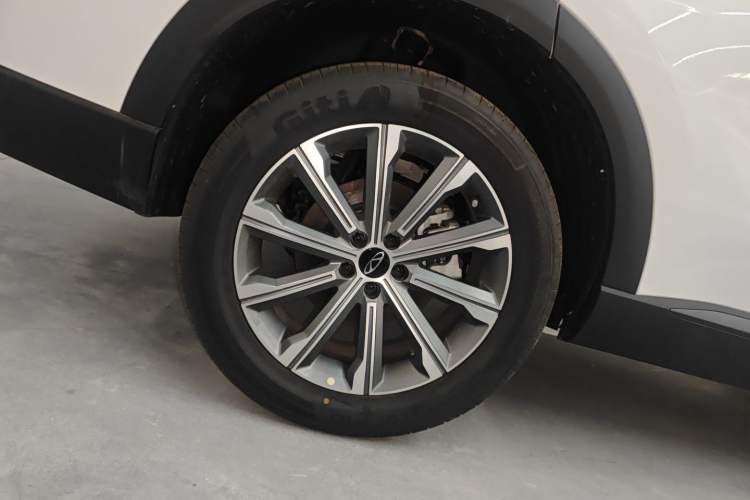 Used Chery Tiggo 8 L 2025 Model 2.0T Two-Wheel Drive Changhong Edition—5 Seaters Exterior 5