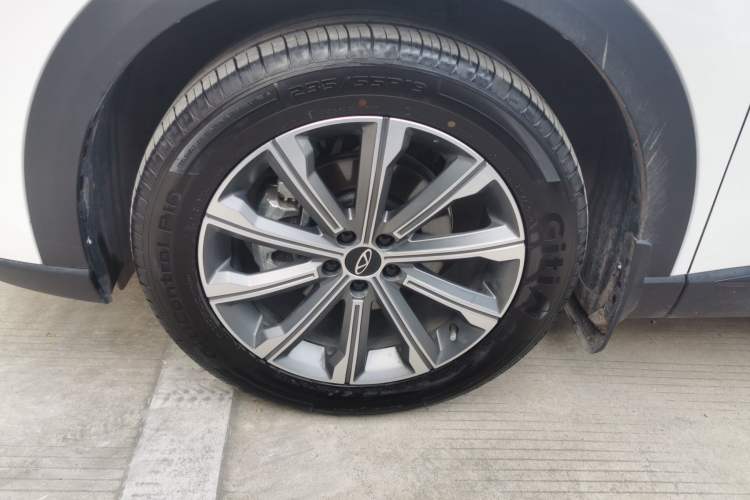 Used Chery Tiggo 8 L 2025 Model 2.0T Two-Wheel Drive Changhong Edition—5 Seaters Left Front Wheel Hub