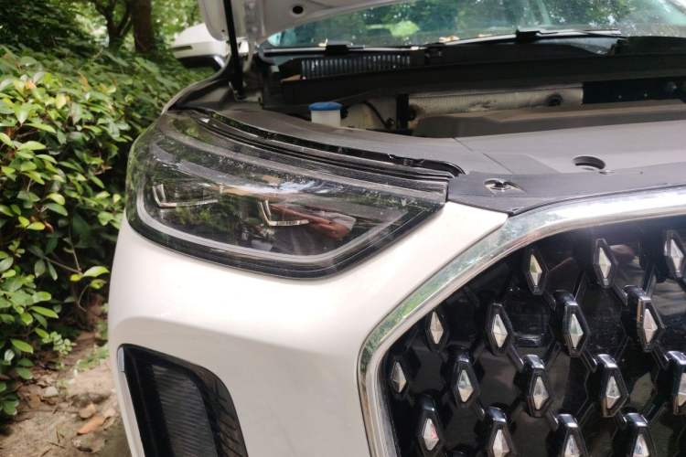 Used Chery Tiggo 8 L 2025 Model 2.0T Two-Wheel Drive Changhong Edition—7 Seaters Right Front Headlight