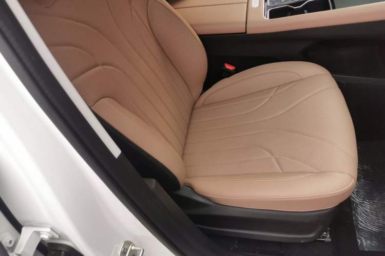 Used Chery Tiggo 8 L 2025 Model 2.0T Two-Wheel Drive Changhong Edition—5 Seaters Right Front Seat