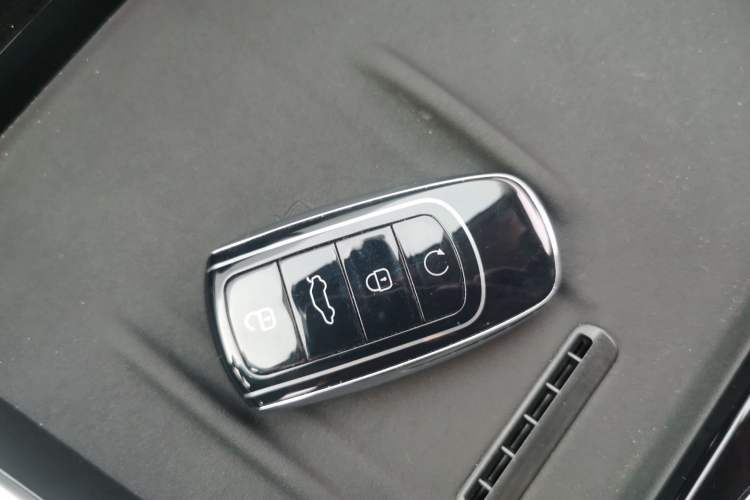 Used Chery Tiggo 8 L 2025 Model 2.0T Two-Wheel Drive Changhong Edition—5 Seaters Vehicle Key