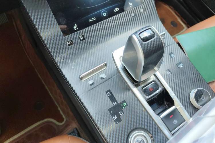 Used Chery Tiggo 8 PLUS 2021 290TGDI DCT Luxury Edition Gear Lever