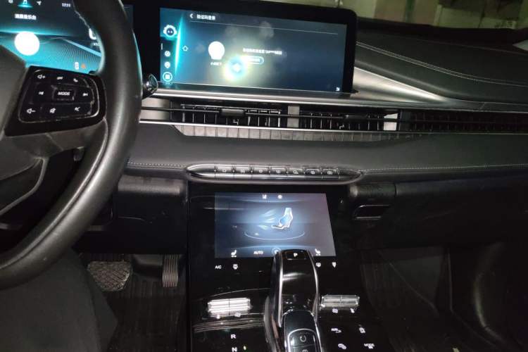 Used Chery Tiggo 8 PLUS 2021 290TGDI DCT Luxury Edition Audio And AC Panel