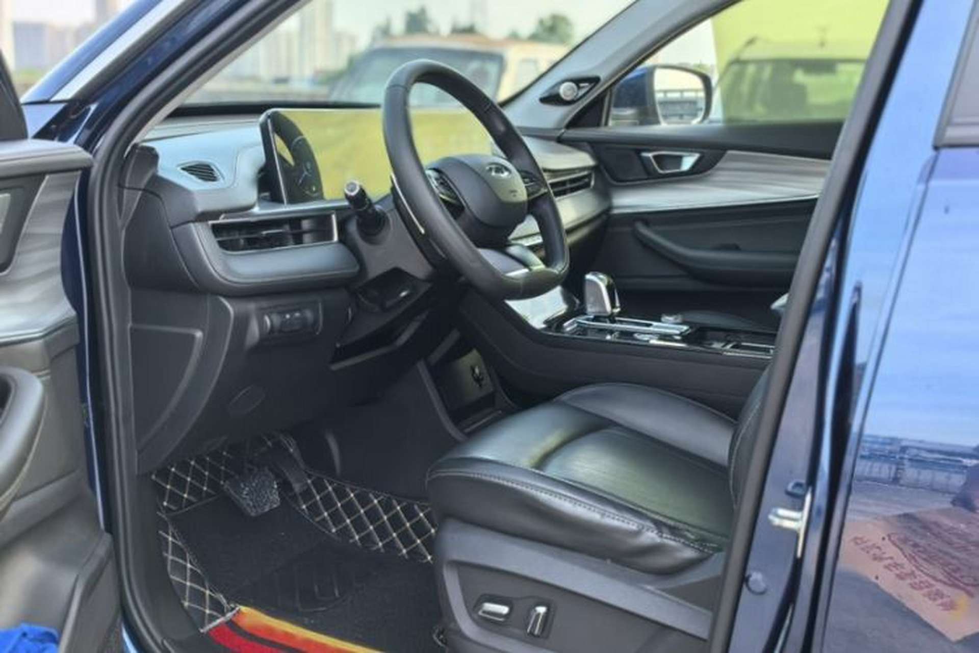 Used Chery Tiggo 8 PLUS 2021 290TGDI DCT Haoting Edition Interior 2