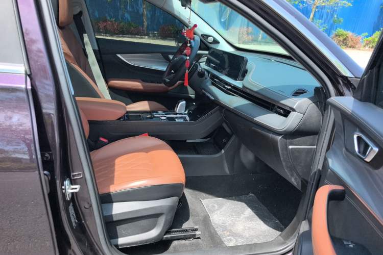 Used Chery Tiggo 8 PLUS 2021 290TGDI DCT Luxury Edition Interior 1