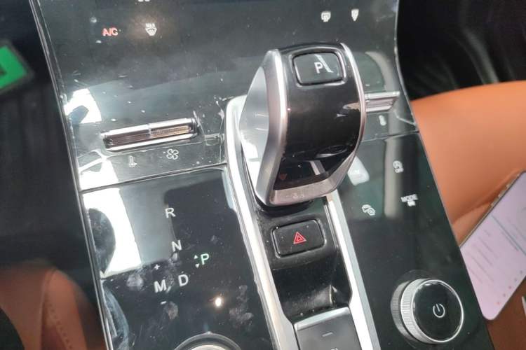 Used Chery Tiggo 8 PLUS 2021 290TGDI DCT Luxury Edition Gear Lever
