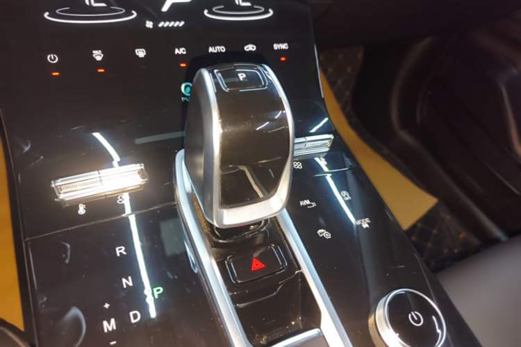 Used Chery Tiggo 8 PLUS 2021 290TGDI DCT Haoting Edition+ Gear Lever
