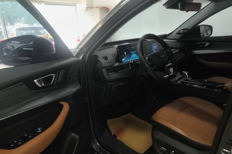 Used Chery Tiggo 8 PLUS 2021 290TGDI DCT Luxury Edition Interior 3