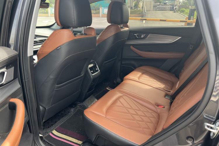 Used Chery Tiggo 8 PLUS 2021 290TGDI DCT Luxury Edition Interior 3