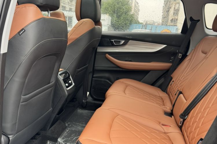 Used Chery Tiggo 8 PLUS 2021 290TGDI DCT Luxury Edition Interior 3