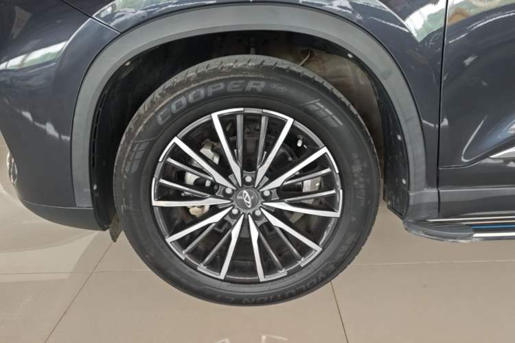 Used Chery Tiggo 8 PLUS 2021 290TGDI DCT Luxury Edition Left Front Wheel Hub