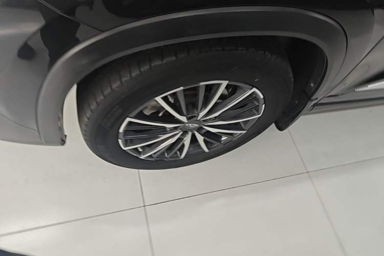 Used Chery Tiggo 8 PLUS 2021 290TGDI DCT Haoting Edition+ Left Front Wheel Hub