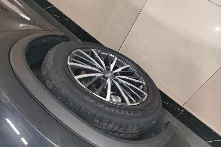Used Chery Tiggo 8 PLUS 2021 290TGDI DCT Haoting Edition Left Front Wheel Hub