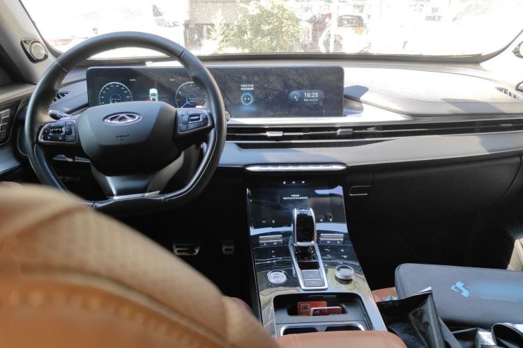 Used Chery Tiggo 8 PLUS 2021 290TGDI DCT Haoyao Edition Center Console