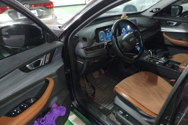 Used Chery Tiggo 8 PLUS 2021 290TGDI DCT Luxury Edition Interior 3