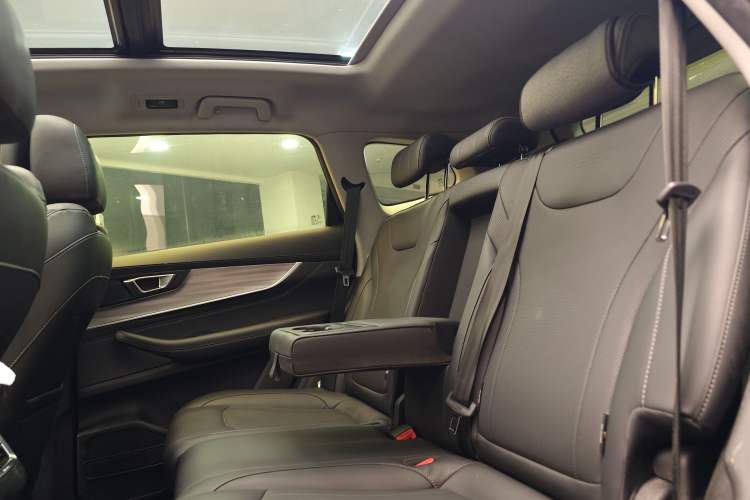 Used Chery Tiggo 8 PLUS 2021 290TGDI DCT Haoting Edition Interior 4