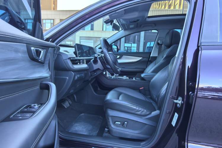 Used Chery Tiggo 8 PLUS 2021 290TGDI DCT Haoting Edition Interior 5