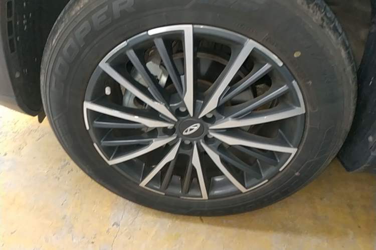 Used Chery Tiggo 8 PLUS 2021 290TGDI DCT Haoting Edition+ Left Front Wheel Hub