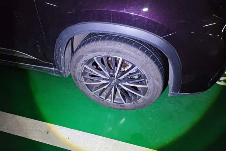 Used Chery Tiggo 8 PLUS 2021 290TGDI DCT Luxury Edition Right Front Wheel Hub