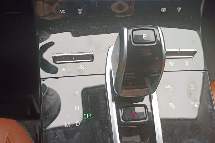 Used Chery Tiggo 8 PLUS 2021 290TGDI DCT Luxury Edition Gear Lever