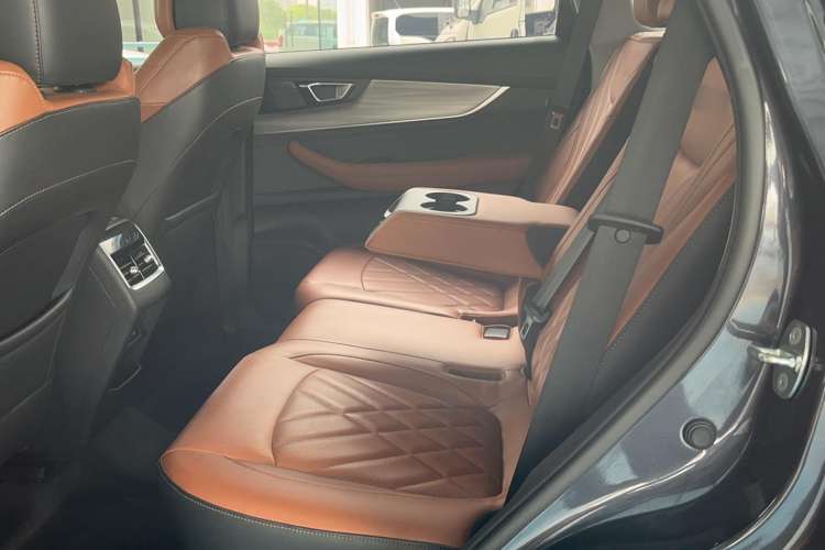 Used Chery Tiggo 8 PLUS 2021 290TGDI DCT Luxury Edition Interior 1
